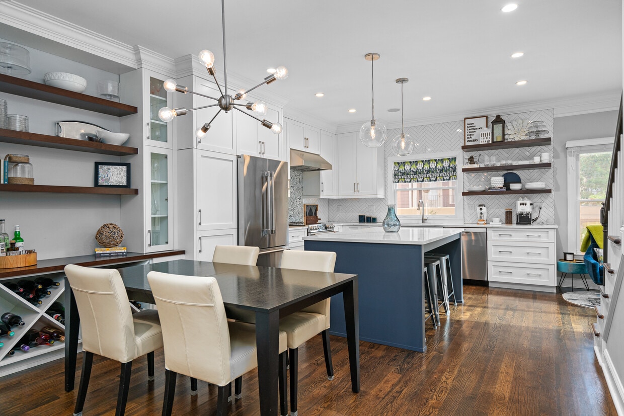Foto principal - 644 Irwin St NE