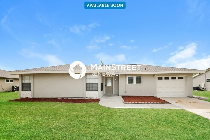 Foto principal - 3 Bedroom Pet-Friendly Home in NORTH PORT,...