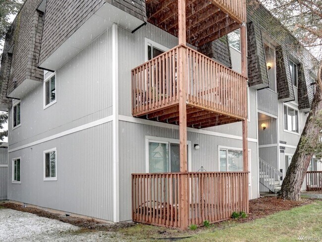 Cada una con terraza privada - 2001 11th st