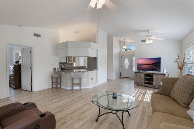 Building Photo - 615 Juniper Way