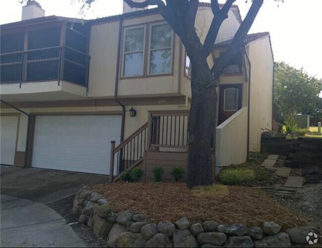 Building Photo - 3703 Mediterranean St