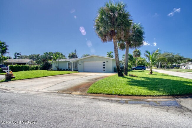 Foto del edificio - 455 Laurel Ct