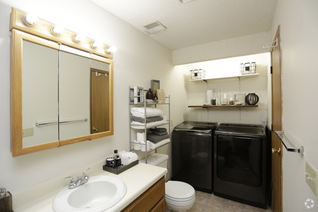 1 dormitorio y baño - Marina Point Apartments