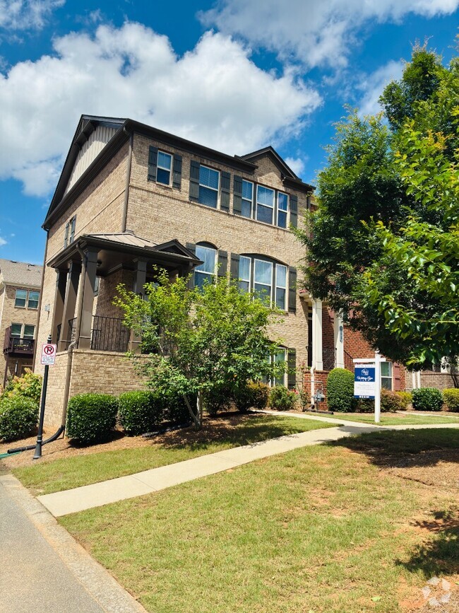 Building Photo - 901 Fawn Way