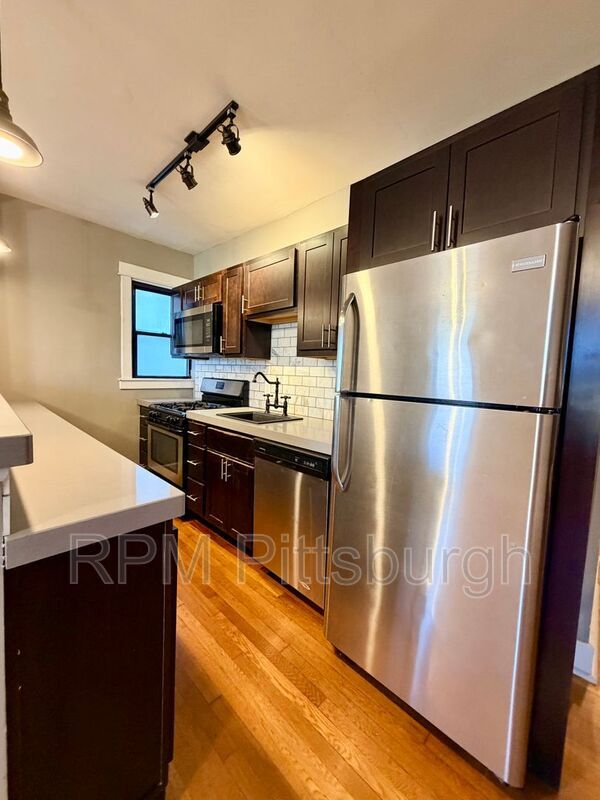 Foto del edificio - 5612 Beacon St