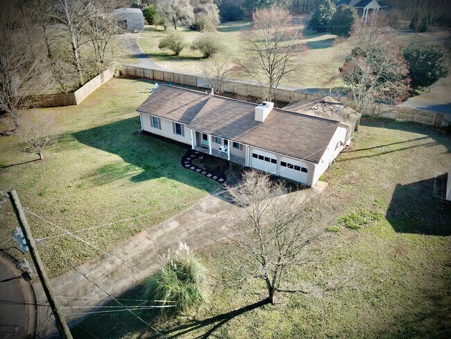 Foto del edificio - 201 Deerchase Dr