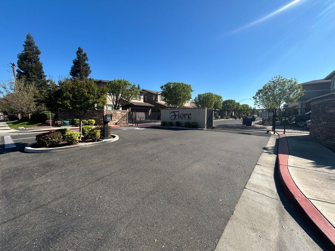 Building Photo - Welcome to Fiore Estates