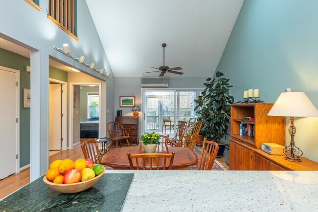 Foto del edificio - West Asheville Rental! Co-housing Development