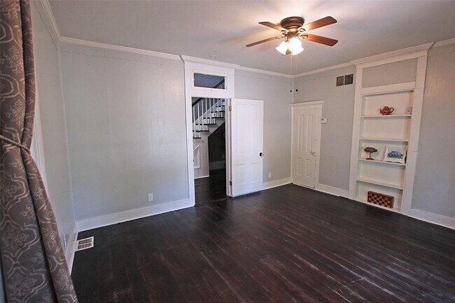 Foto del edificio - Come view this one of a kind property in V...