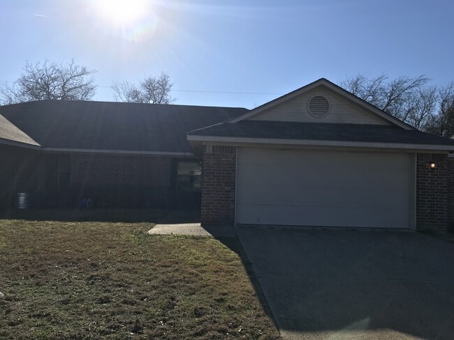Building Photo - Duplex