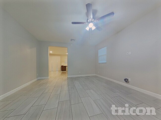 Foto del edificio - 17142 W Seldon Ln