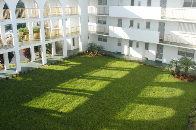 Foto del edificio - 5401 NW 2nd Ave