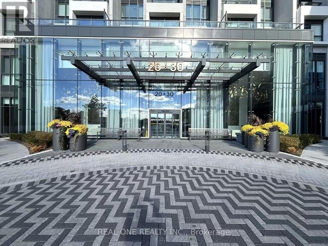 Building Photo - 30 Inn On The Pk Dr