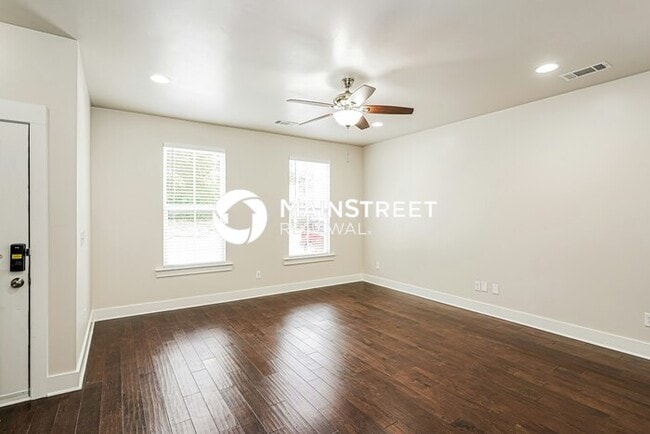 Photo - 3 Bedroom Pet-Friendly Home in HERMITAGE, TN with Main Street Renewal