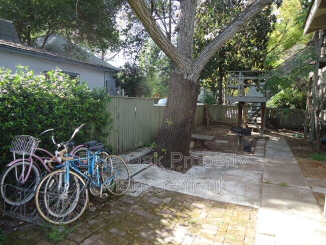 Foto del edificio - 605 W 6th St