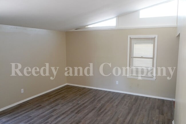 Foto del edificio - 1631 Gowan Dr