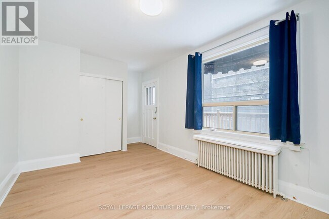 Photo du bâtiment - 27 Hillsboro Ave