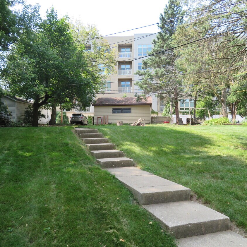 Foto del edificio - 2025 N 107th St