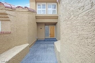 Building Photo - 4932 Tierra Del Sol Dr