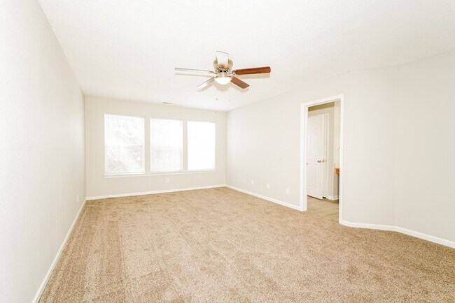Building Photo - 466 Harmony Dr