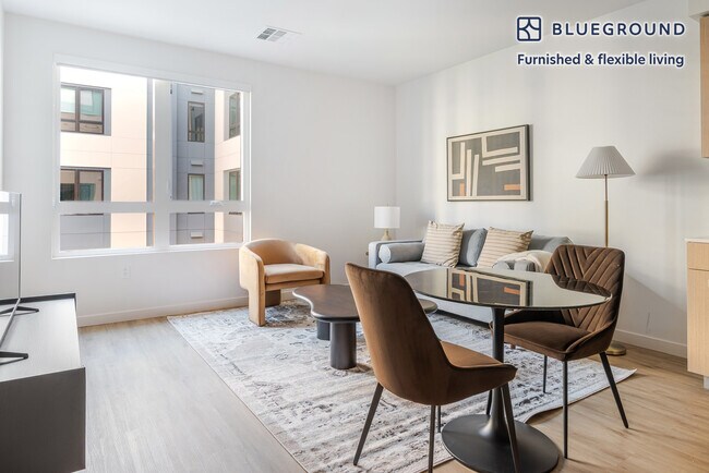 Building Photo - 350 Chastain Pl