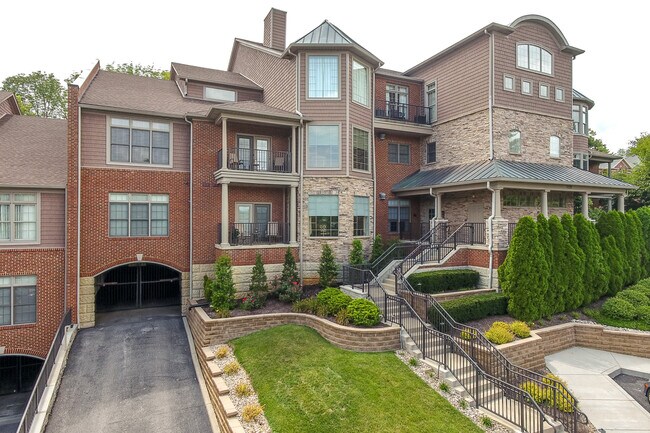 Foto del edificio - 5220 Indian Woods Dr