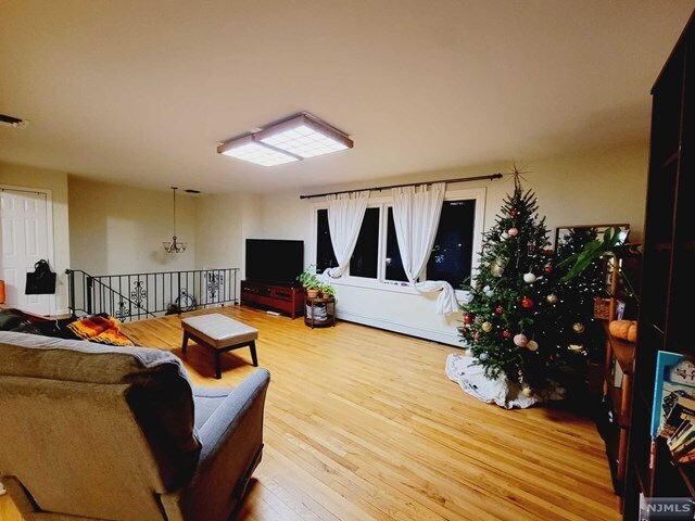 Building Photo - 217 Rockland Ave