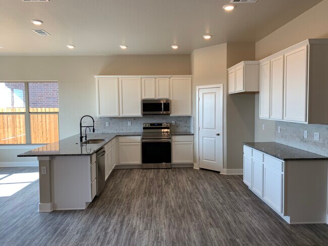 Foto del edificio - 2604 Ranch Ave.