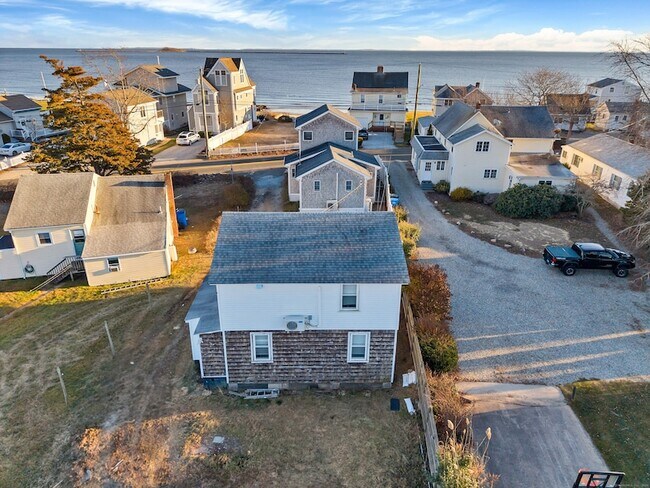 Foto del edificio - 176 Shore Rd