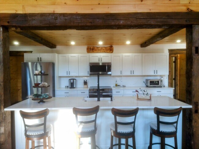 Foto del edificio - 63 Redwood Ln