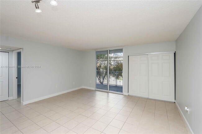 Building Photo - 850 N Miami Ave