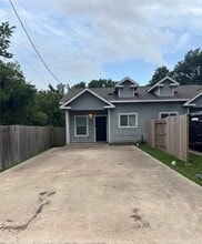 Building Photo - 9834 Pelsey St