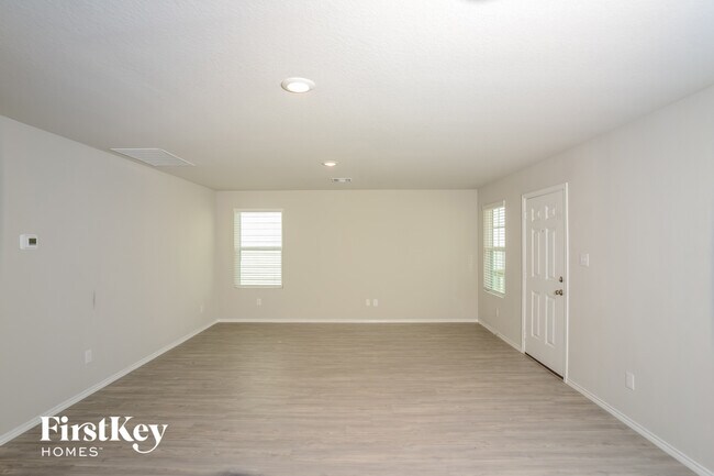 Building Photo - 6445 Cotton Ridge