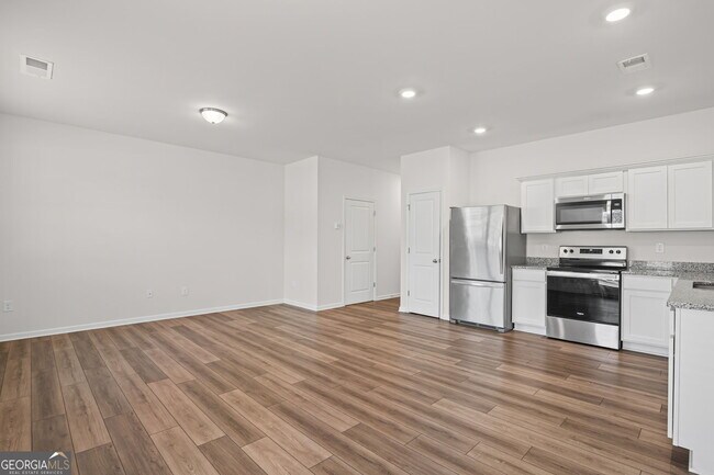 Building Photo - 406 Kings Cross Wy