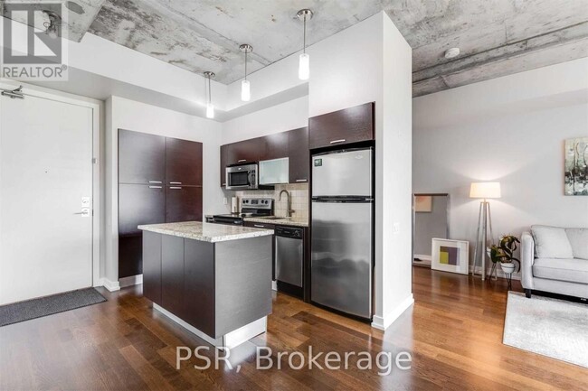 Building Photo - 10 Morrison St