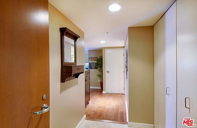 Building Photo - 13700 Marina Pointe Dr