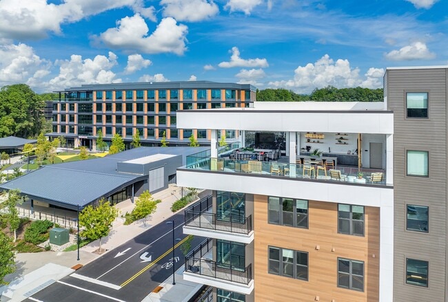 Building Photo - MAA Nixie