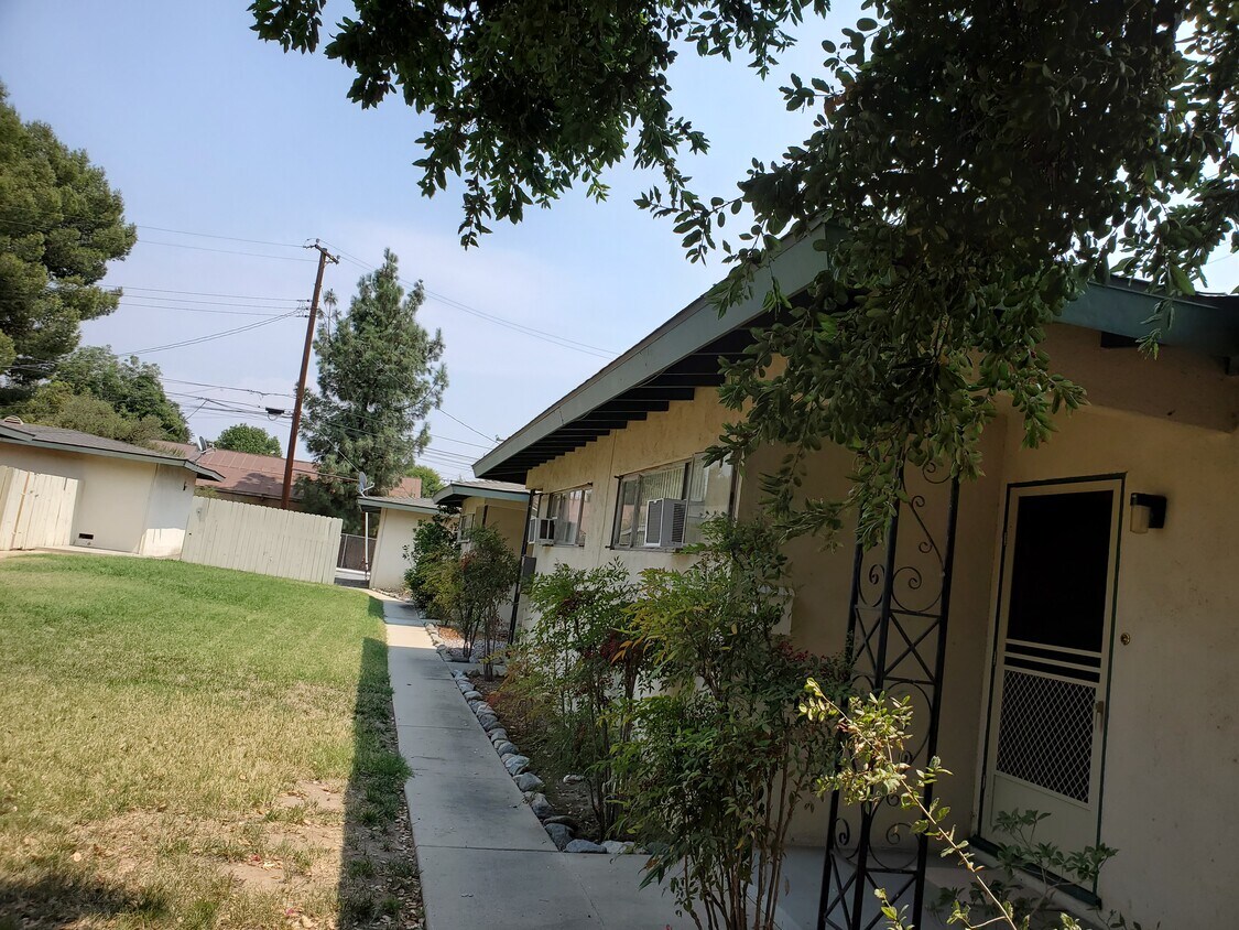 196 El Camino Way Unit 196, Claremont, CA 91711 Apartments in