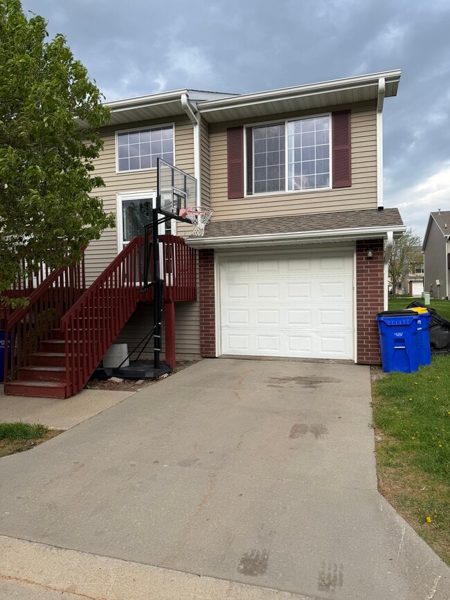 Building Photo - 1440 Greyson Ln