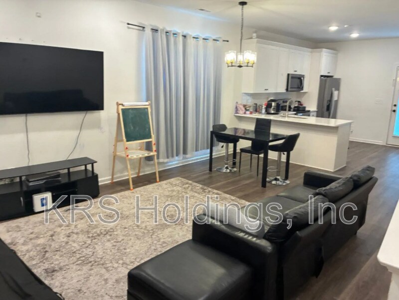 Foto del edificio - 1420 Maplewood Dr