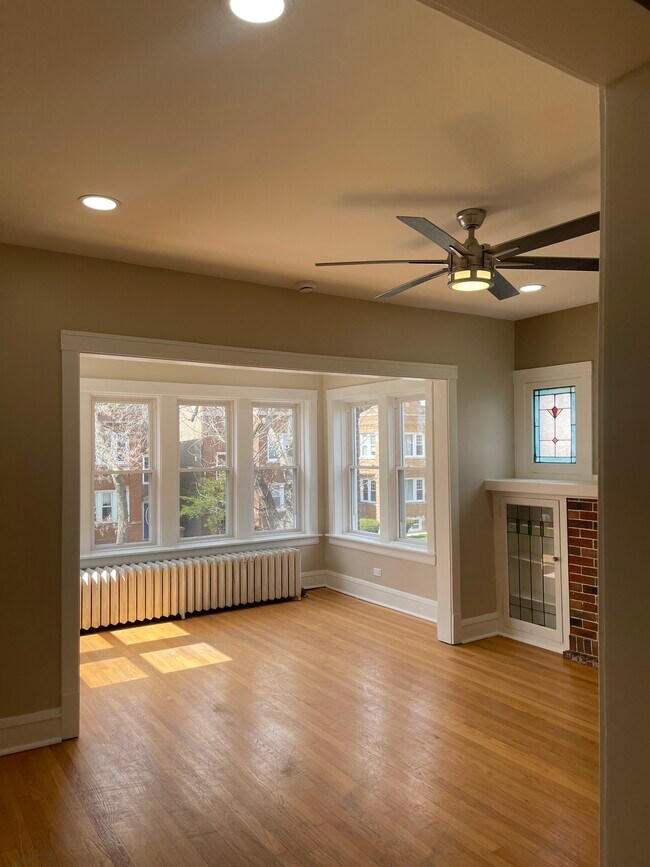 Living room overview - 3007 N Keating Ave