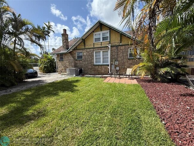 Foto del edificio - 5025 SW 64th Ave