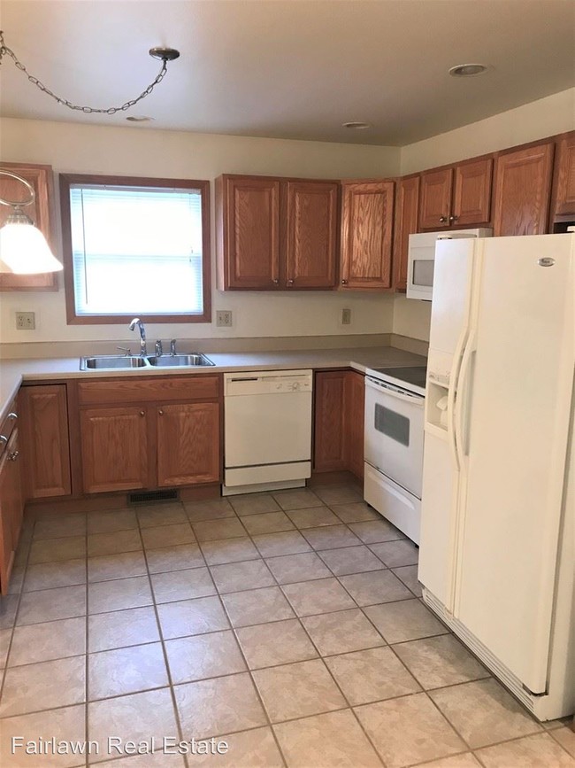Foto del edificio - 2 br, 2 bath House - 904 Waters Edge Rd.