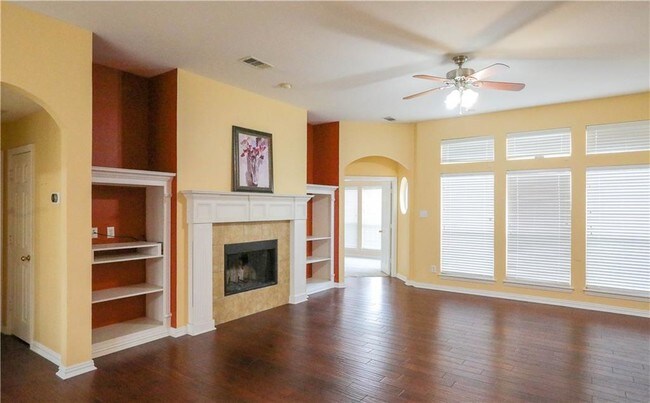 Building Photo - 3313 Aqua Springs Dr