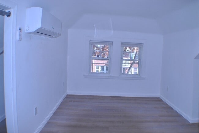 Building Photo - 3 Portina Rd