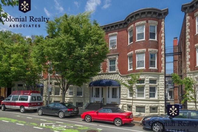 Building Photo - 61 Brighton Ave