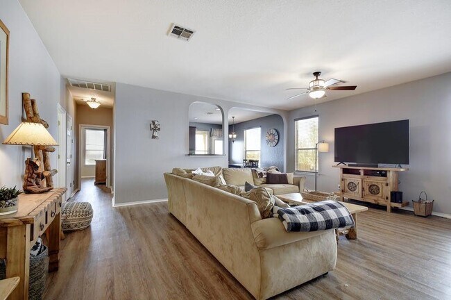 Foto del edificio - 2234 Lakeline Dr
