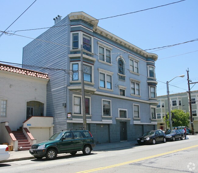 Foto del edificio - 654 Central Ave