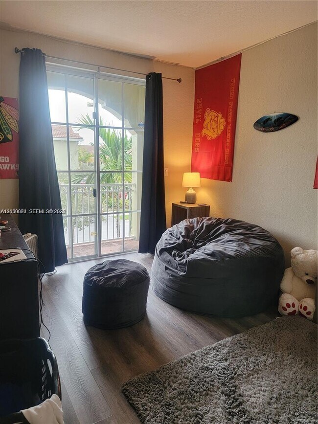 Foto del edificio - 2407 SE 14th St