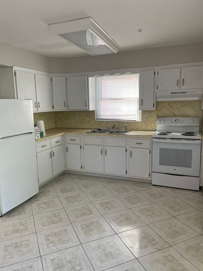 Building Photo - 8415 263rd St